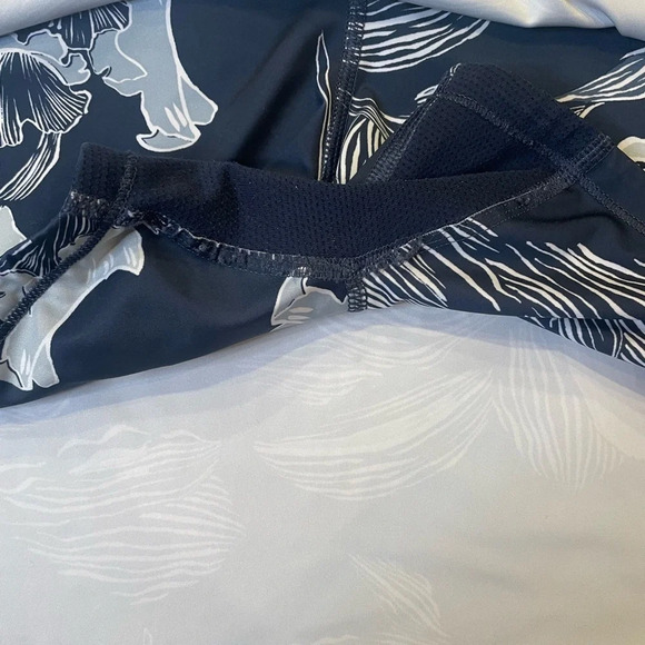 Athleta Navy Blue Floral Sonic Skort Size XL - Picture 8 of 10